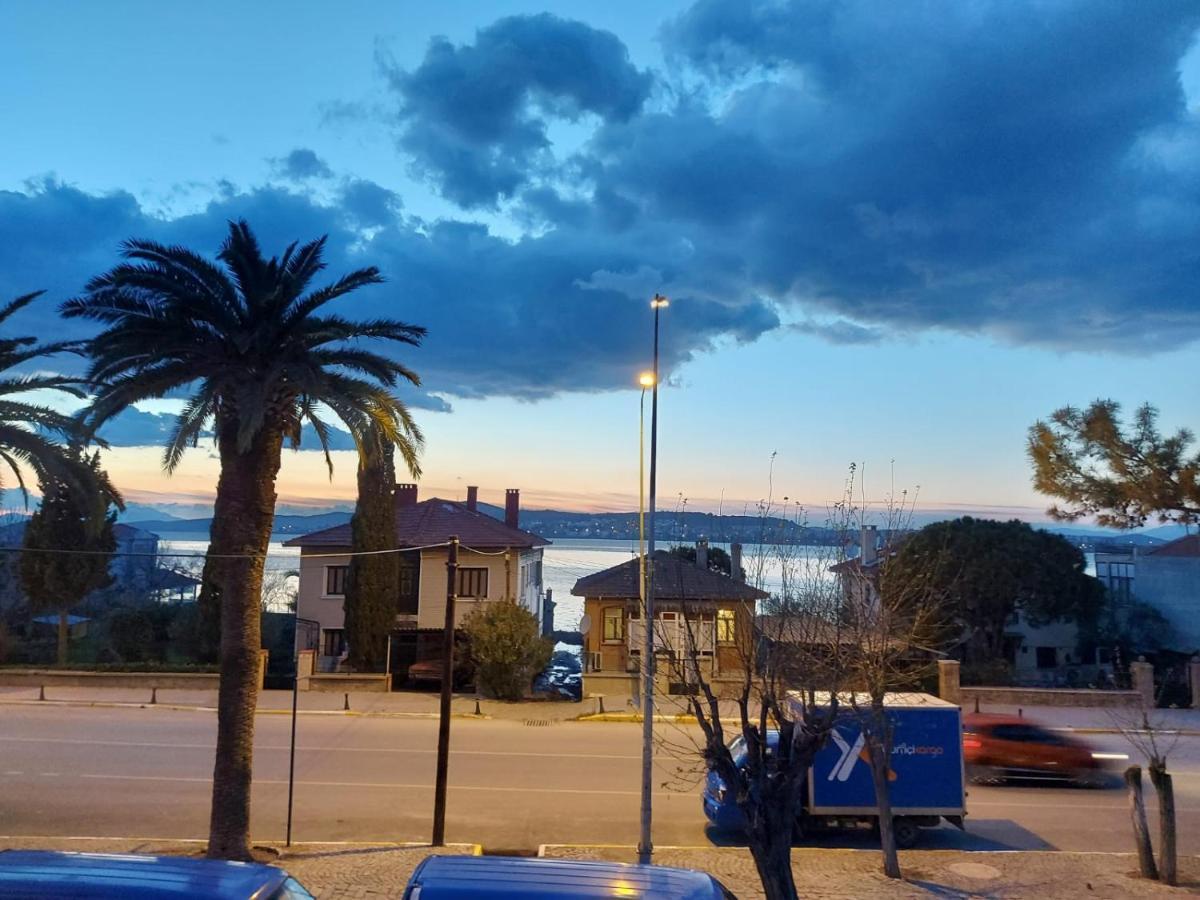 Celil Pansiyon Ayvalı Exterior foto
